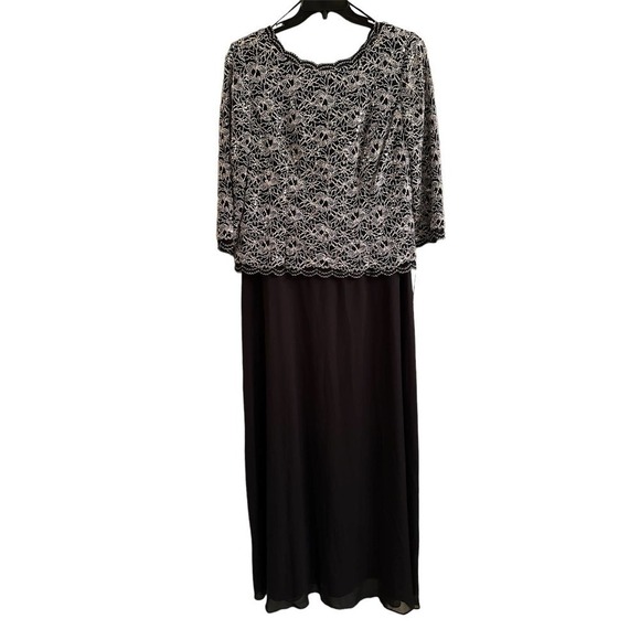 Alex Evenings Lace and Chiffon Gown with Scalloped Hem Detail Size 18 - Picture 3 of 12